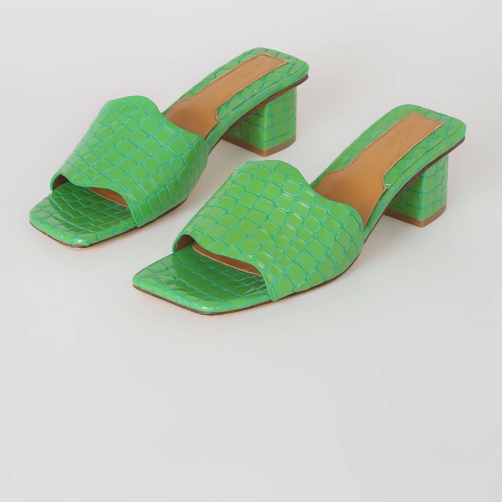 Jaggar The Label Scallop Lime Green Croc Sandals